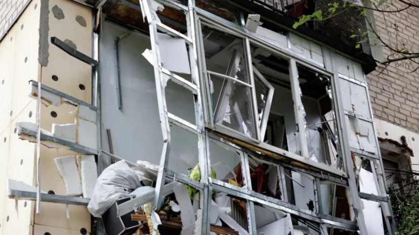 В результате обстрела Алчевска со стороны ВСУ разрушено здание гостиницы