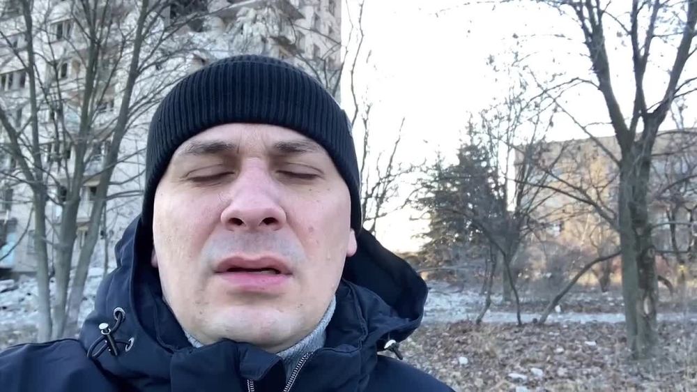 Андрей Марочко: Глава Администрации города Алчевска Альберт Апшев рассказал о последствиях обстрела 04.12.2022 города Алчевска со стороны ВФУ