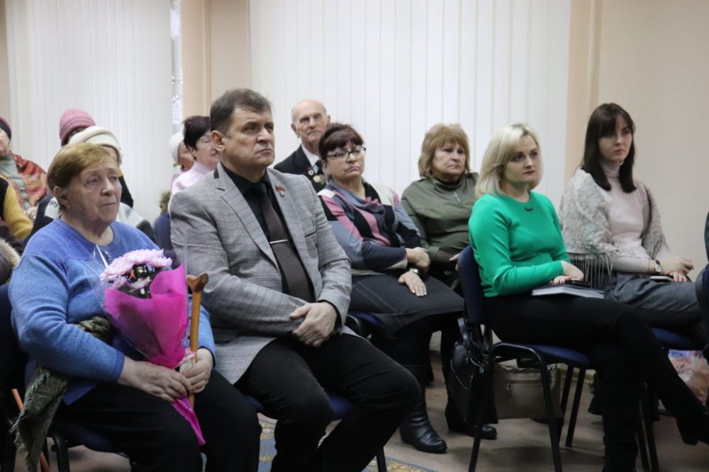 ����� ������� � �������� ������ ������� � ������������ ����, ������������ � 80-����� ������� ������� ����������