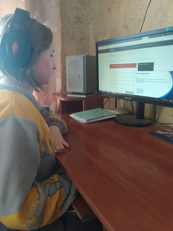 12 апреля 2023 года обучающиеся, учителя ГОУ ЛНР «УВК «Восхождение» приняли участие в одном из самых масштабных и главных мероприятий Российской Федерации - Космическом диктанте, целью которого было расширение круга знаний отечественной космонавтики