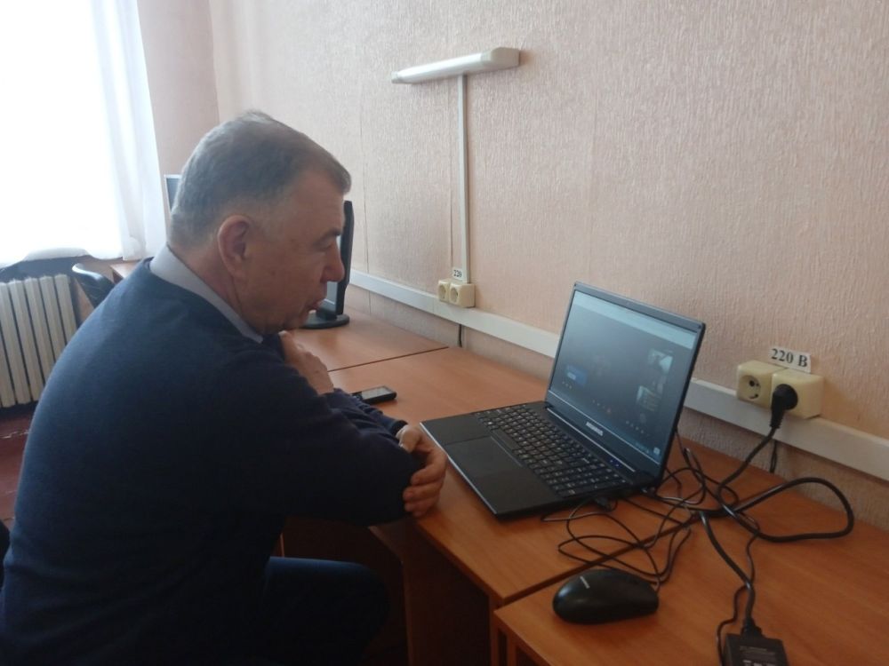 Совсем скоро для выпускников алчевских школ прозвенит последний звонок и ребята окажутся перед сложным выбором