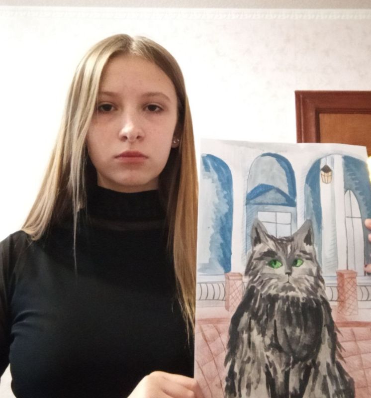 Обучающаяся 9-Б класса Булатникова Анастасия принимает участие в конкурсе "Портрет Эрмитажного кота"