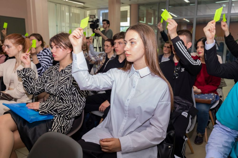 Представители Алчевска приняли участие в Учредительной конференции Луганского регионального отделения Молодежной Общероссийской общественной организации «Российские студенческие отряды»