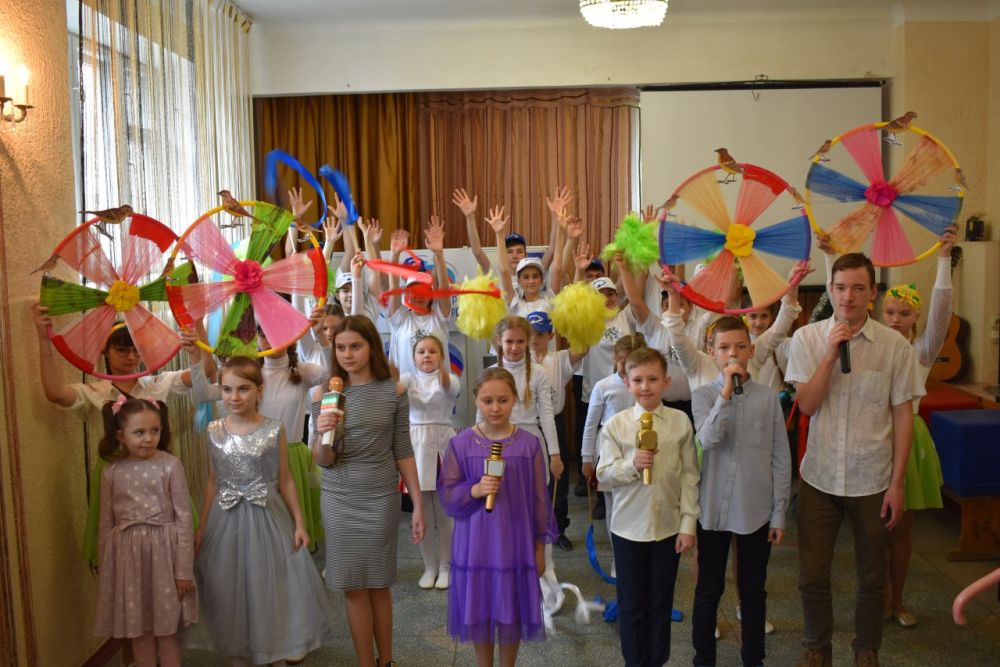 Отчетный концерт танцевального коллектива «Конфетти» Алчевского отделения РЦСРДИ “Возрождение» открыл череду мероприятий в рамках проекта Всероссийской политической партии «Единая Россия» «Единая страна – доступная среда»