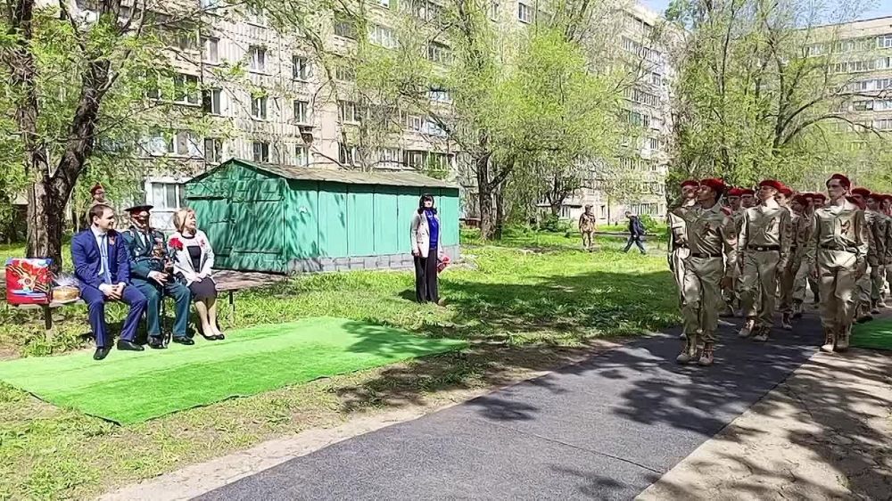 Альберт Апшев: 5 мая в Алчевске состоялся персональный концерт "Салют, Победа!" для участника боевых действий в Великой Отечественной войне, ветерана Великой Отечественной войны Василия Григорьевича Тимченко