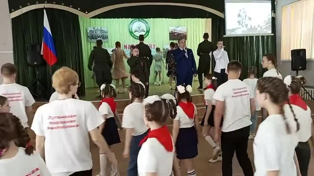 Альберт Апшев: 5 мая в Алчевской гимназии имени В. Н. Онуфриенко состоялась ежегодная исследовательская конференция школьников «Навстречу Памяти!» посвящённая 78-й годовщине Победы советского народа в Великой Отечественной войне