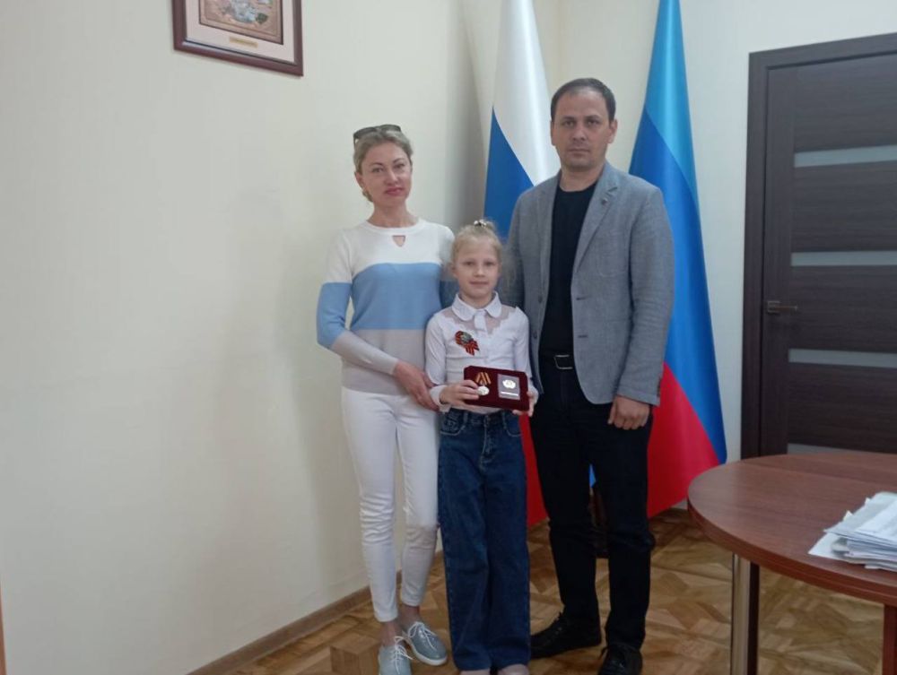 Альберт Апшев: От имени временно исполняющего обязанности Главы Луганской Народной Республики Пасечника Леонида Ивановича...