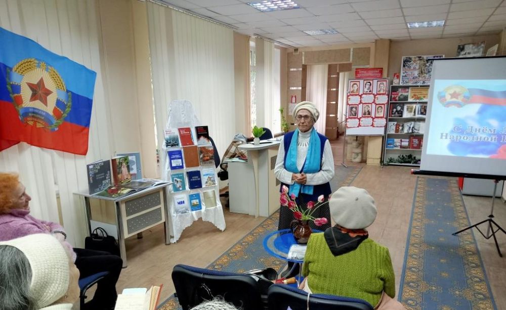 12 мая 2014 года была провозглашена Луганская Народная Республика