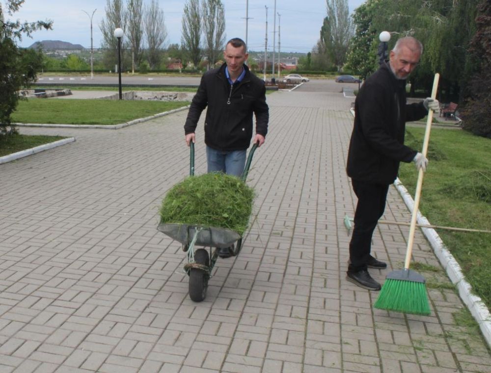 11 мая в рамках городской акции «Чистый город» состоялись мероприятия по санитарной уборке и благоустройству территории Алчевска