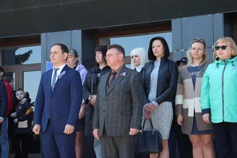 В Алчевске прошла церемония поднятия флага ЛНР