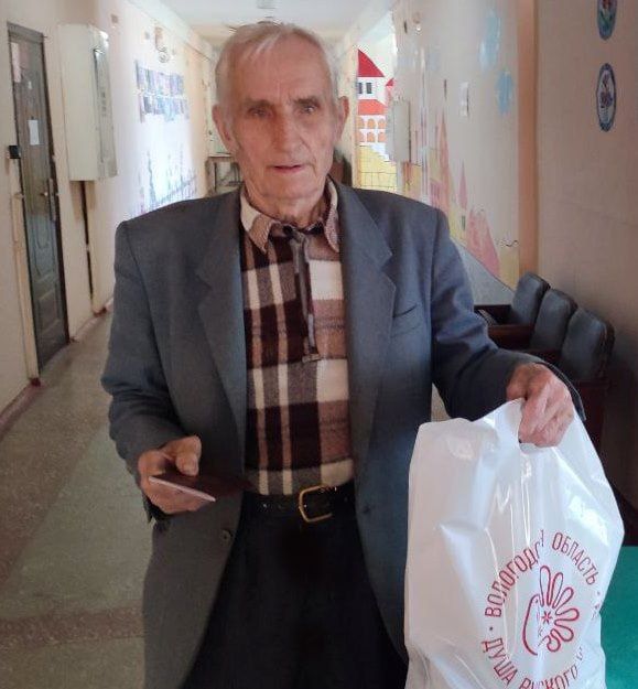 15 мая в Алчевске продолжается выдача подарочных наборов от Губернатора Вологодской области Олега Кувшинникова, которые были...