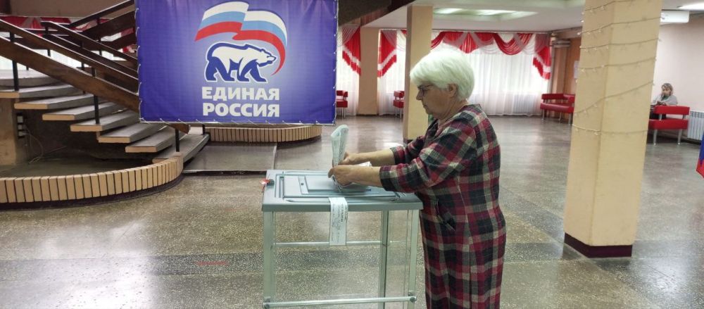 26 мая в Алчевске стартовало очное голосование партии «Единая Россия» по кандидатурам для последующего выдвижения в депутаты законодательного органа ЛНР и депутатов совета городского округа города Алчевска