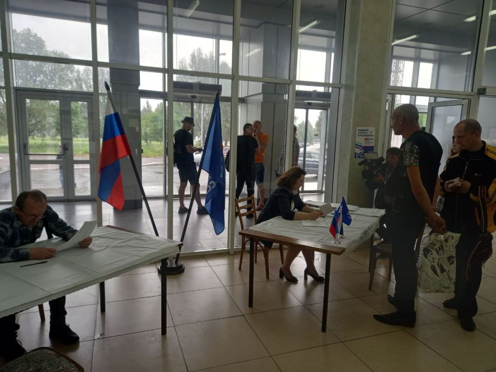 Сегодня, 27 мая, на центральной проходной ООО «ЮГМК» (Алчевский металлургический комбинат) для работников предприятия...