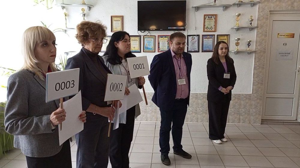 29 мая в пункте проведения единого госэкзамена, расположенном в АССФМШ № 22, прошел единый государственный экзамен по русскому языку для выпускников Алчевска, Брянки и Стаханова