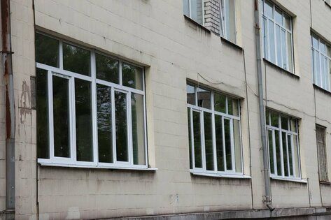 Вологодская область на 90% завершила остекление индустриального техникума в Алчевске