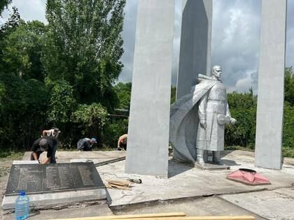 Мемориальный комплекс в Алчевске обновится при помощи Вологодской области