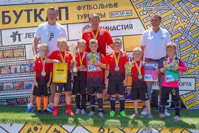 Футбол - это Я!. С 14 по 28 июня в Новороссийске на учебно-тренировочной базе Буткэмп проходил Всероссийский турнир среди детско-юношеских команд Баткап «Футбол-это Я!»