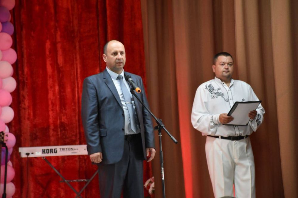 Игорь Рябушкин: Вчера поздравил с днем металлурга, работников Алчевского металлургического комбината