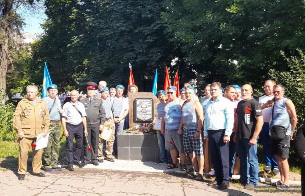 ����� �������: �������, 2 �������, ������ ������� � ����������� ������������ ��� ��������-��������� �����, ������� ������ ����� ��������� ����� 90-����� ��� � ������ ��������