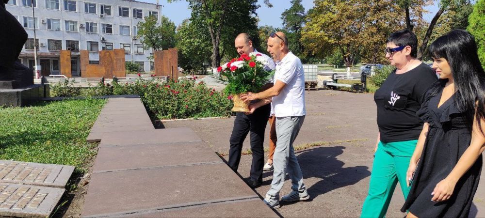 � �������� �������� 80-� ��������� ������������ ������ �� ������� - ���������� �����������