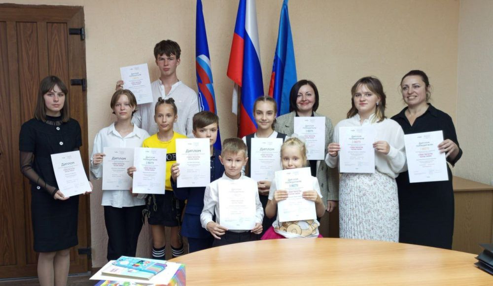 Альберт Апшев: Сегодня в Алчевске поздравили победителей межрегионального конкурса рисунка и скульптуры «Гамма творчества. Русские сказки»