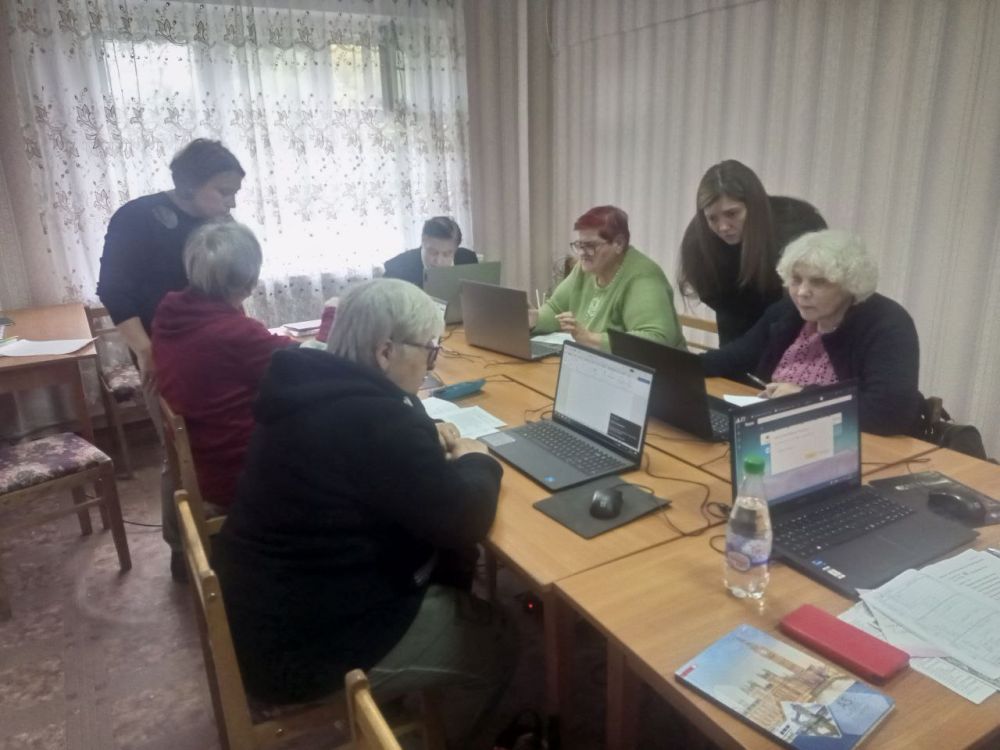 В Алчевске продолжается проект «Цифровой пенсионер», который реализуется с использованием гранта Президента Российской Федерации на развитие гражданского общества