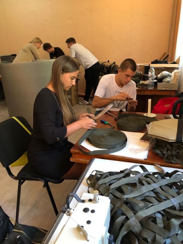 Волонтёрский отряд «Добрые сердца ДонГТУ» посетил общественную организацию «Золотые руки Ангела» города Алчевска