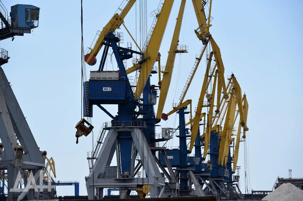 ДНР, ЛНР. Почти 400 тонн металлопродукции Донбасса отправилось морским путем в Ростов-на-Дону Новая партия металлопродукции из ДНР и ЛНР объемом 398 тонн отправилась по Азовскому морю в Ростов-на-Дону