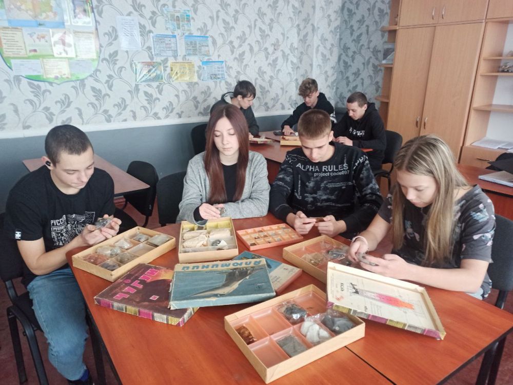 «Россия - мои горизонты»: школьников Лисичанска познакомили с профессией металлург