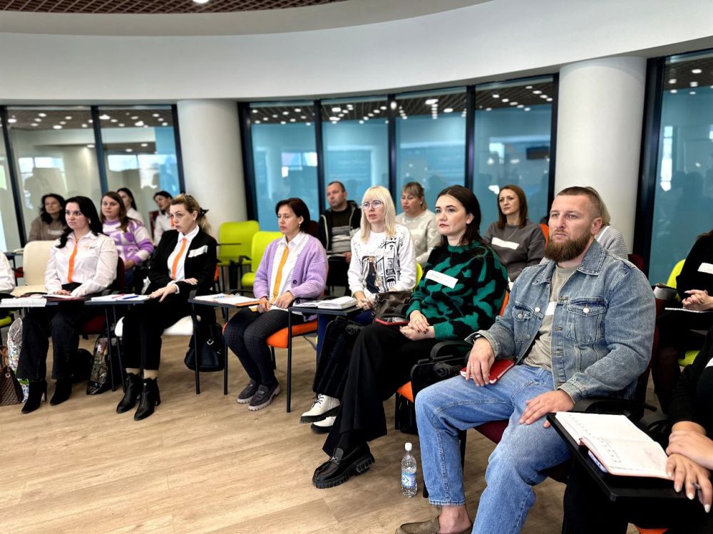 Сотрудники городского округа Алчевск регионального отделения Движения Первых приняли участие в проектной сессии