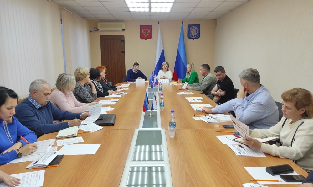 31 октября в Администрации города Алчевска Луганской Народной Республики состоялось совещание-семинар на тему: «Возможности...