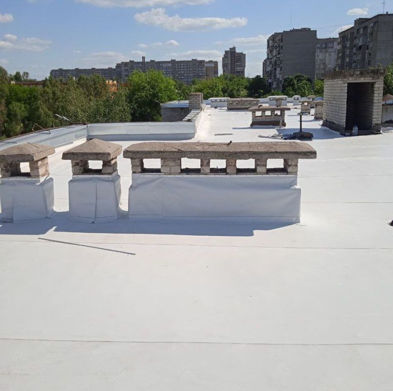 Помощь регионов-шефов. Вологодская область помогла сделать ремонт в Алчевской социально-экономической гимназии