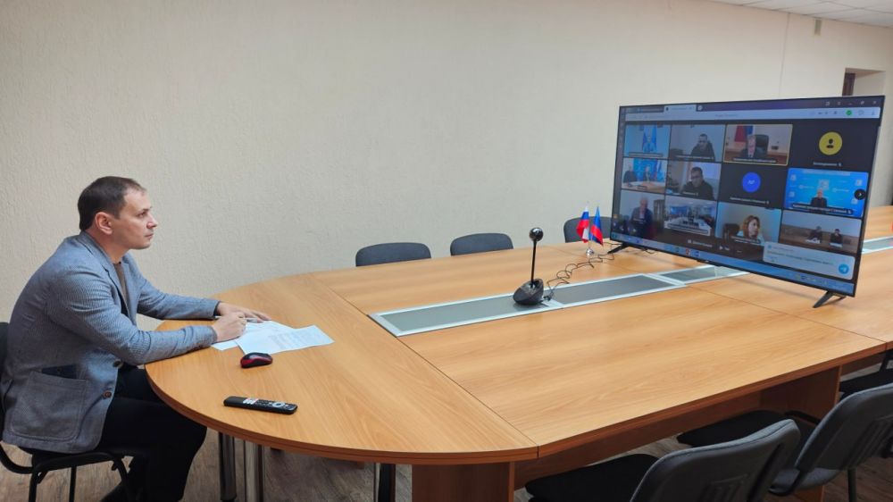 Альберт Апшев: Принял участие в подведении итогов работы шефов-регионов в Луганской Народной Республике, а также в обсуждении реализации региональных и федеральных программ