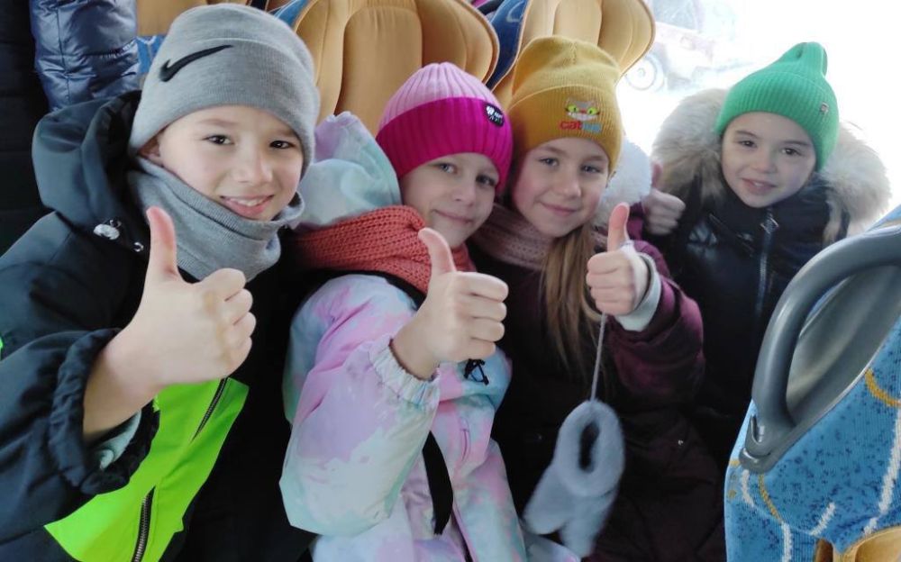 15 января воспитанники народного ансамбля бального танца «Импульс» Алчевского центра культуры и народного творчества и...