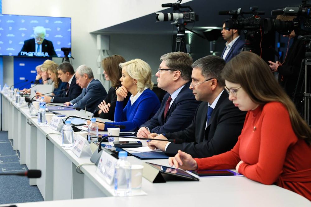 Альберт Апшев: В нашем городе продолжается реализация самой масштабной в Луганской Народной Республике программы восстановления лифтового хозяйства