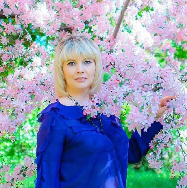 Поздравляем с юбилеем заведующего ГДОУ ЛНР № 11 "Светлячок" Елену Сергеевну Просяник!