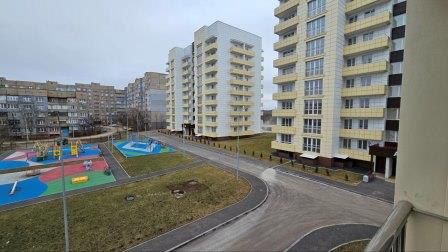 В Алчевске в ЛНР 24 семьи получили служебные квартиры в новом жилом комплексе