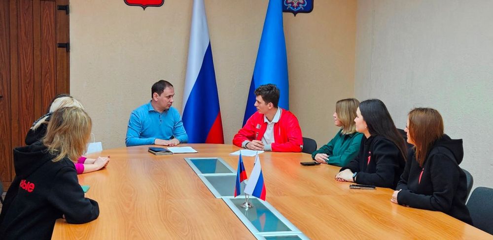 Альберт Апшев: Сегодня встретился с руководителем регионального отделения Движения Первых в Луганской Народной Республике Руялом Алиевым