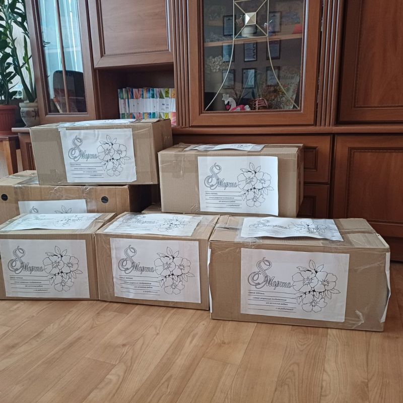 Самые теплые, самые искренние детские поздравления нашим защитницам от алчевских ребят и их родителей!