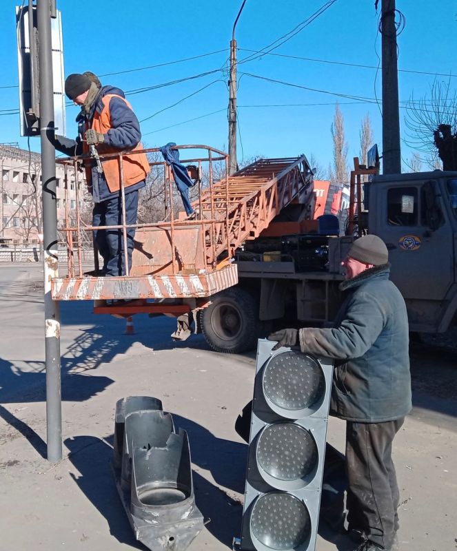 Альберт Апшев: Проводим замену устаревших светофорных объектов в городе