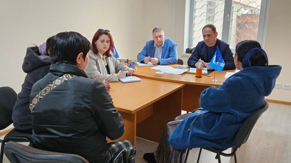 Альберт Апшев: Совместно с депутатом Народного Совета Луганской Народной Республики Дмитрием Вишневским провели совместный прием граждан по личным вопросам