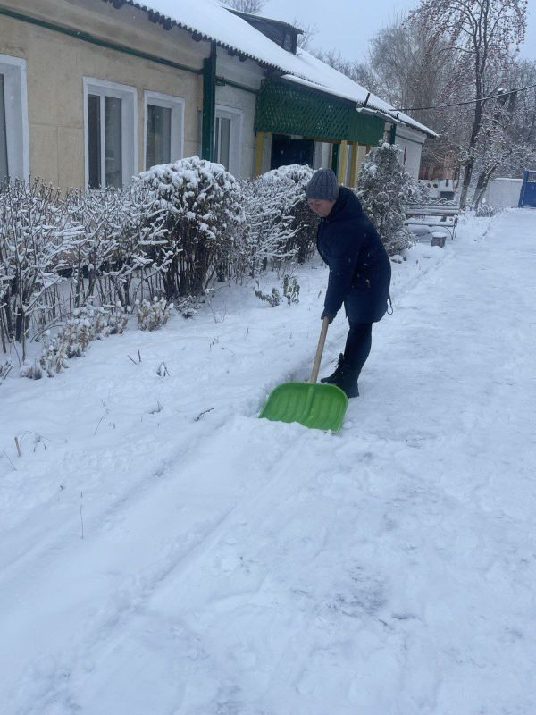 Ещё фото борьбы со снегом