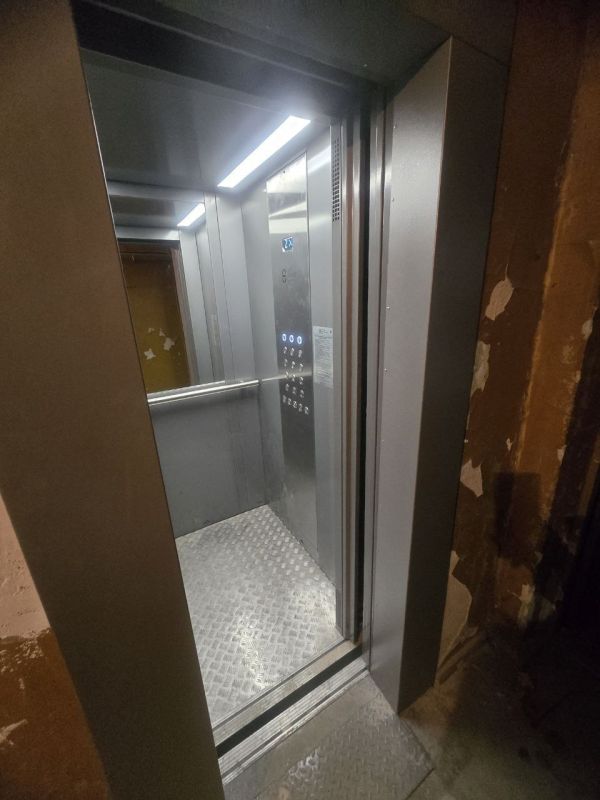 В Луганске устанавливают первые новые лифты