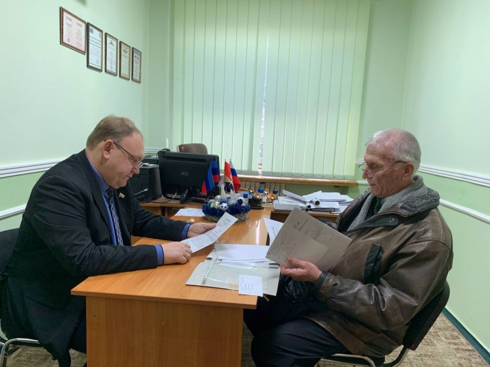 Сегодня в Совете приём граждан по личным вопросам провёл заместитель Председателя Совета Олег Радченко