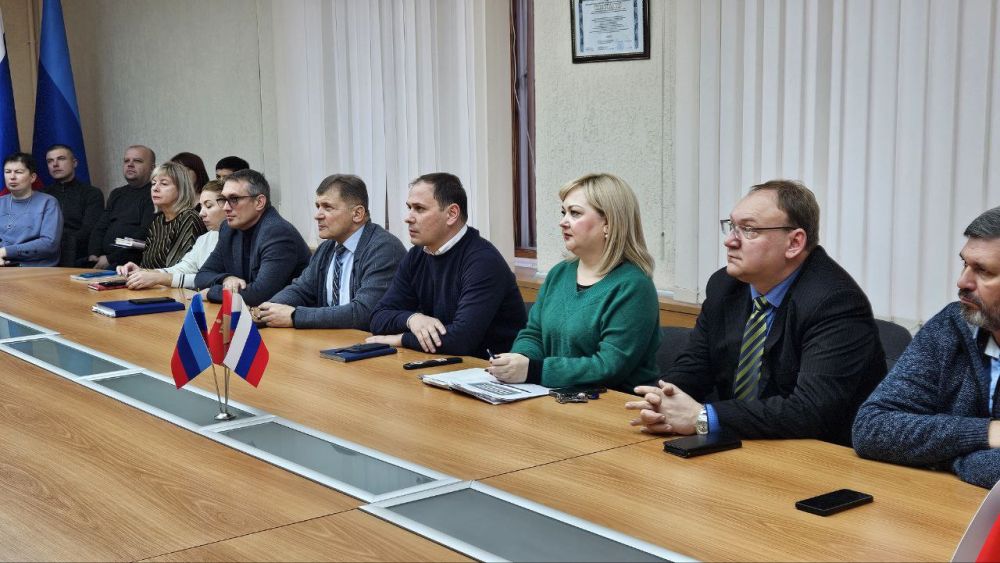 Альберт Апшев: Итоги года - 2024. Вместе со всей страной муниципальной командой Алчевска смотрим Итоги года, которые подводит наш национальный лидер, Президент России Владимир Путин