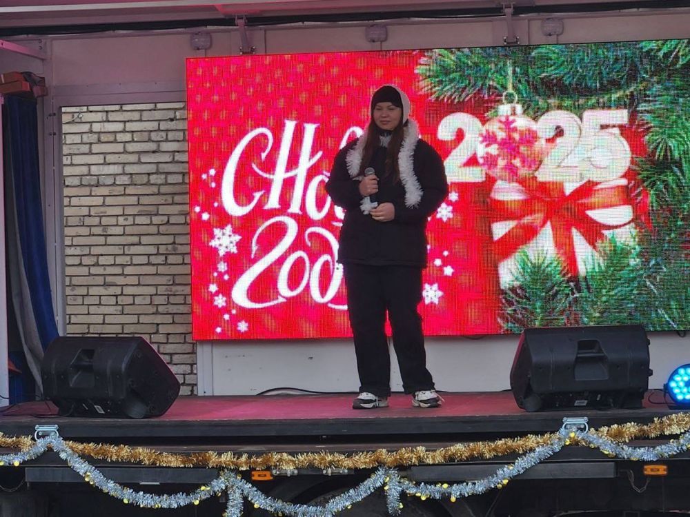 В Алчевске в поселке Васильевка провели выездную концертную программу «На пороге волшебства» при помощи Автоклуба