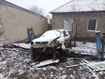 В Алчевске пьяный водитель на Опеле влетел в забор частного дома