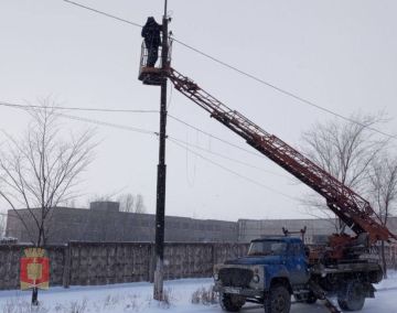 Коммунальные службы проводят работы на территории города