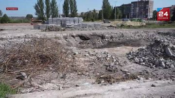 В Алчевске продолжается обновление площади Советской