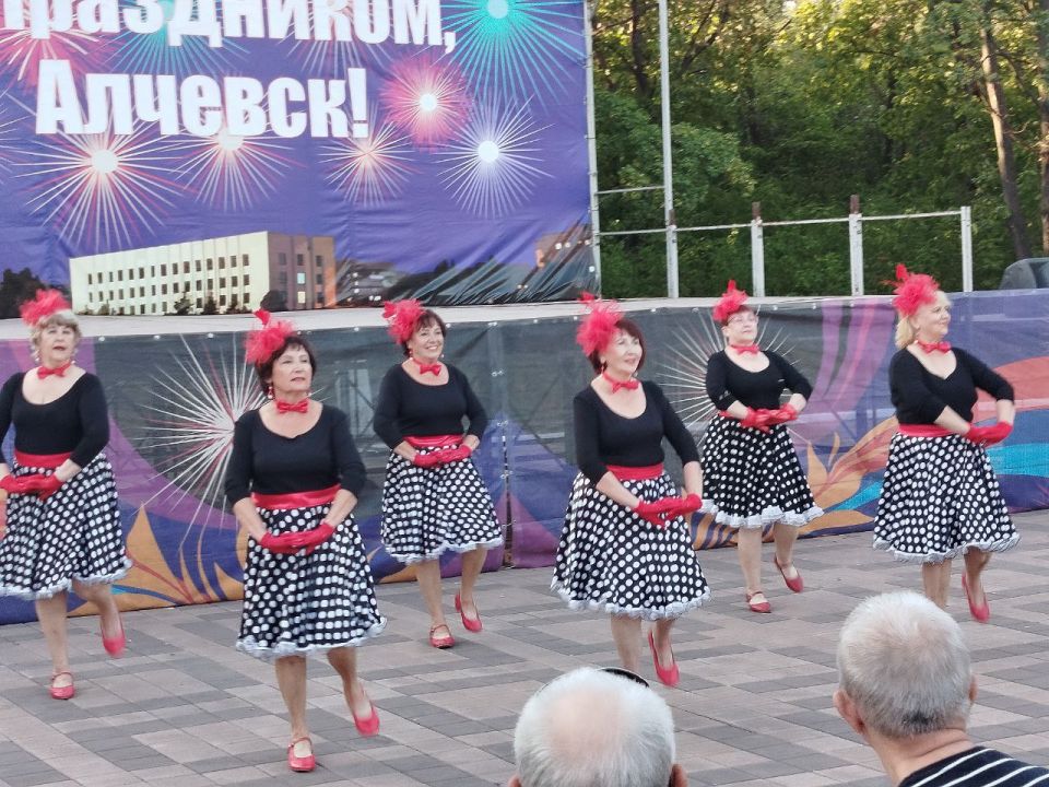 10       &quot;&quot;       ,          